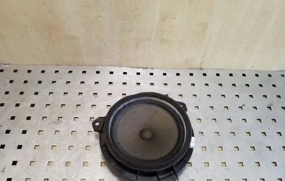 Toyota Avensis T270 Rear door speaker 861600D180