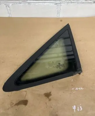 Volkswagen Caddy Front triangle window/glass DOT27M23100AS2