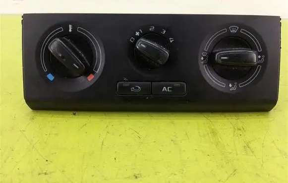 Skoda Fabia Mk2 (5J) Climate control/heater control trim 5J0820045D
