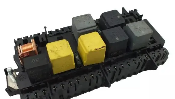 Mercedes-Benz GLE (W166 - C292) Fuse module A1669068201
