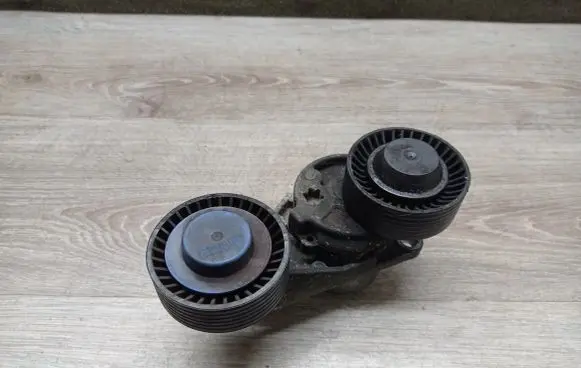 Volvo S60 Alternator belt tensioner 