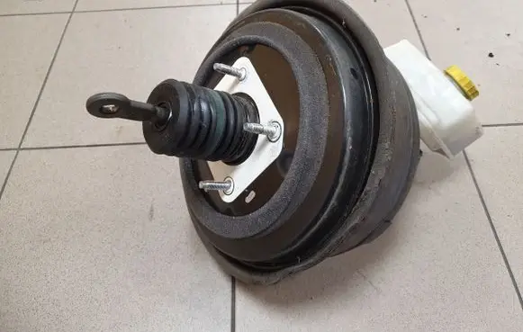 Jeep Grand Cherokee Brake booster