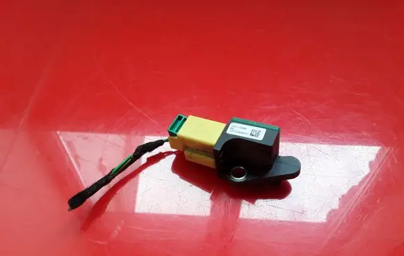 Skoda Superb B6 (3T) Airbag deployment crash/impact sensor 16111606 10718096PU