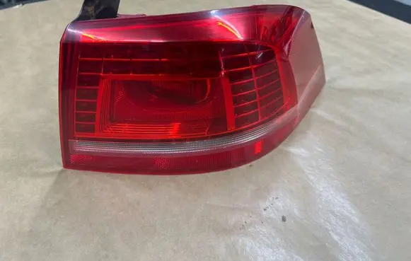 Volkswagen PASSAT B7 Rear/tail lights 3AE945310