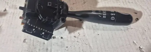 Toyota Yaris Wiper control stalk 173647
