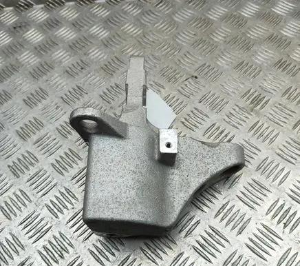 Genesis GV70 Engine mounting bracket