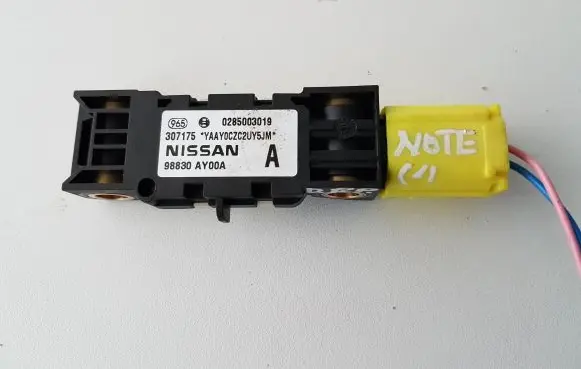 Nissan Note (E11) Airbag deployment crash/impact sensor 98830AY00A 0285003019 307175