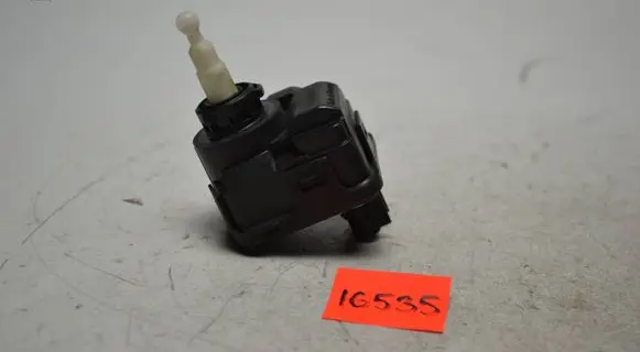 Mitsubishi Carisma Headlight level adjustment motor 00728232