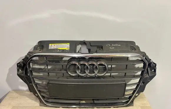 Audi A3 S3 8V Front bumper upper radiator grill 8V5853651A AU371375X