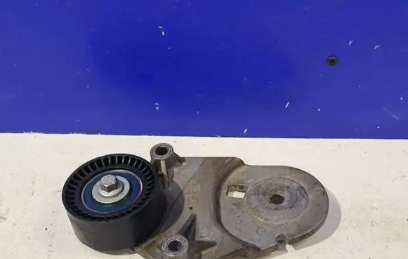Volvo XC90 Generator/alternator belt tensioner 31465573