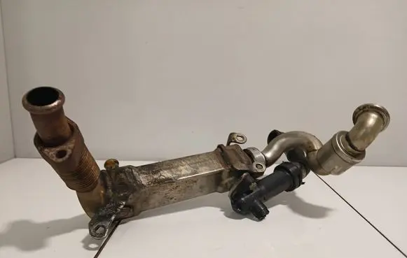 BMW 5 E60 E61 EGR valve cooler 7790085