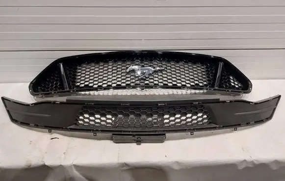 Ford Mustang VI Front grill JR3B8200 JR3B17K945 JR3B17K945BAW
