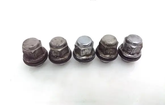 Nuts/bolts