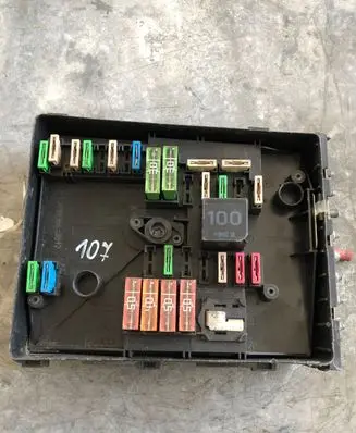 Volkswagen Golf V Fuse module 1K0937125A 017183071
