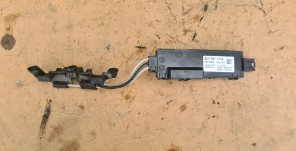 Volkswagen PASSAT B6 Alarm control unit/module 3C0951171A 3C0951171