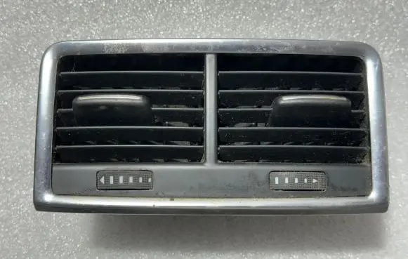 Audi Q7 4L Dash center air vent grill 4L0819203J