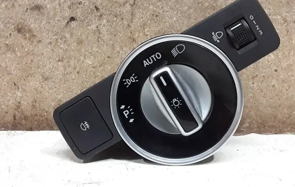 Mercedes-Benz C W204 Light switch A2049053103