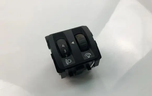 Renault Clio IV Light switch 251900567R