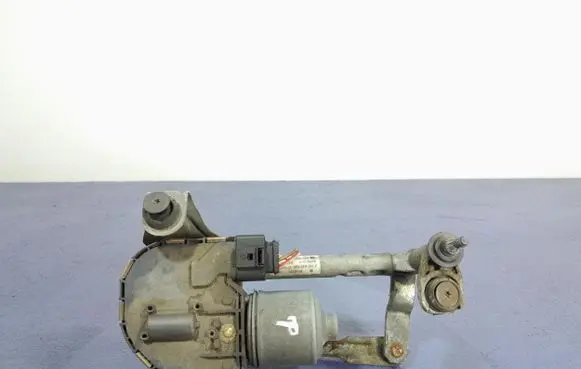 Seat Altea XL Front wiper linkage and motor 5P0955024C