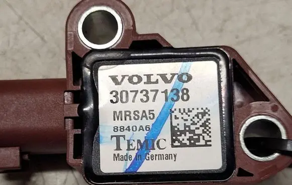 Volvo V50 Airbag deployment crash/impact sensor 30737138