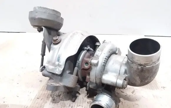 Toyota Avensis T250 Turbo 177010R020 0610200031