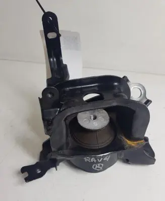 Toyota RAV 4 (XA50) Engine mount bracket