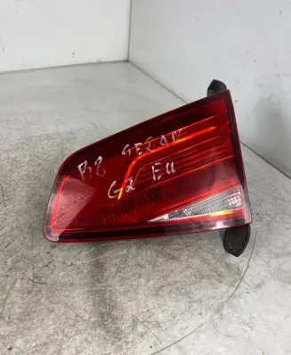 Volkswagen PASSAT B8 Tailgate rear/tail lights