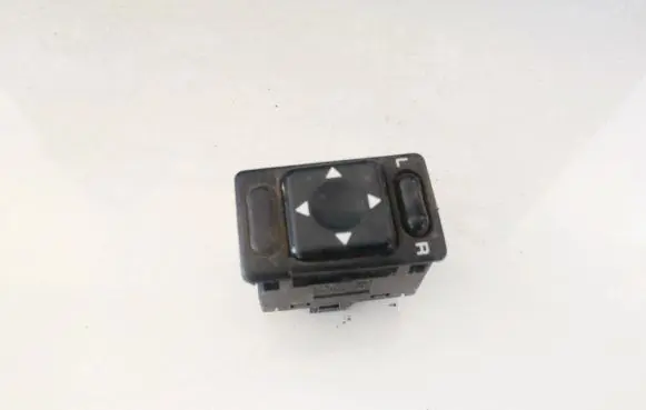 Wing mirror switch