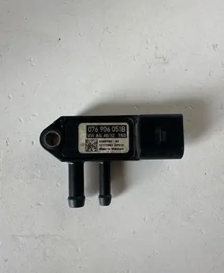 Volkswagen Jetta VI Exhaust gas pressure sensor 076906051B 17772882