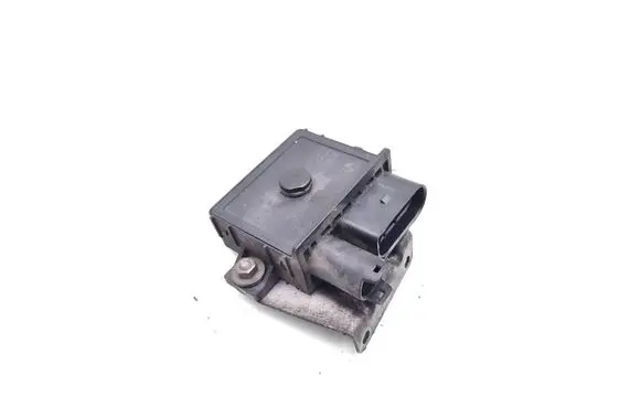 BMW 1 E81 E87 Glow plug pre-heat relay 7798000 0522120102 779800003