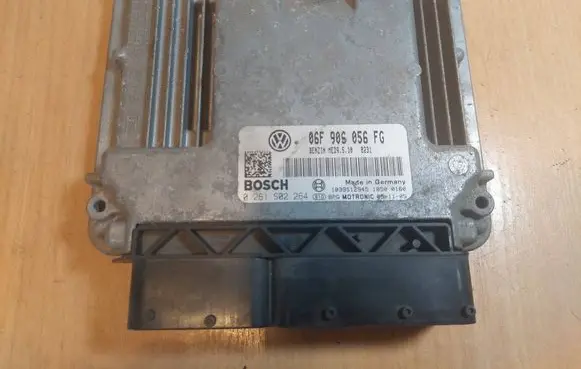 Volkswagen Golf Plus Engine control unit/module ECU 0261S02264 06F906056FG MED9.5.10