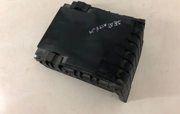 Seat Altea Fuse box cover 1K0937132F