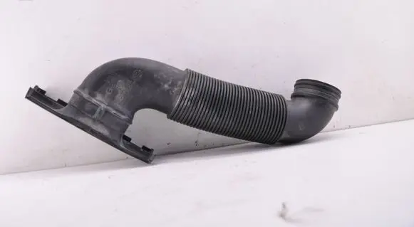 Air intake hose/pipe