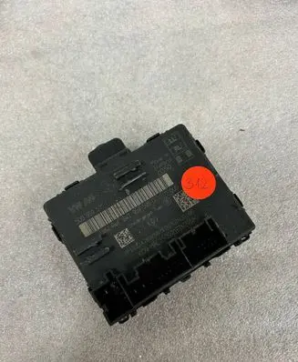 Audi Q3 F3 Door control unit/module 5Q0959595L