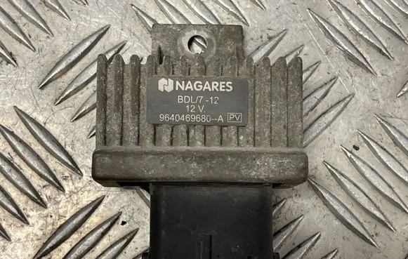 Renault Master II Glow plug pre-heat relay 9640469680A