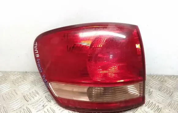 Toyota Avensis Verso Rear/tail lights
