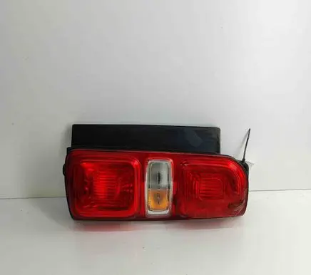 Opel Vivaro Rear/tail lights 9808243080