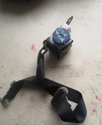 Mazda 6 Front seatbelt E40437002