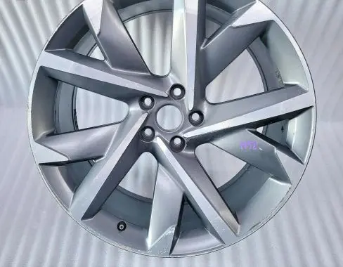 Seat Tarraco R20 alloy rim 