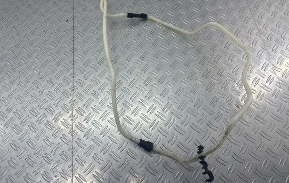 Volkswagen PASSAT B8 Engine coolant pipe/hose 3Q0201931