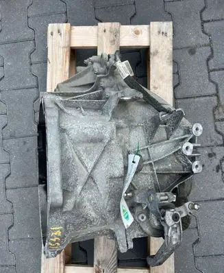 BMW 2 F45 Manual 6 speed gearbox 8635910