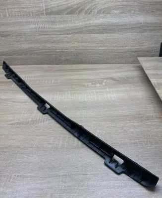 Opel Zafira B Front bumper mounting bracket 13157605