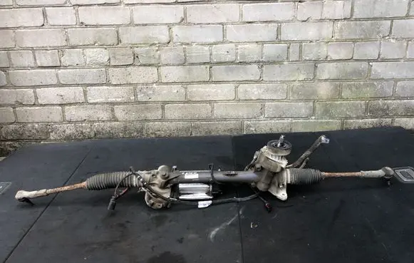 Volkswagen Golf Plus Steering rack 9690181
