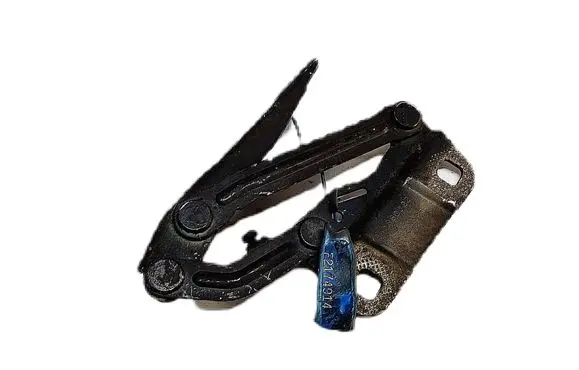 Engine bonnet/hood hinges