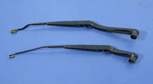 Dodge Magnum Front wiper blade arm