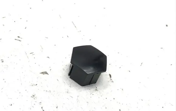 Opel Frontera Wheel nut cap/cover 