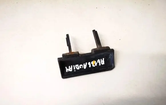 Audi A4 S4 B5 8D Tailgate/trunk/boot exterior handle 8d9827778