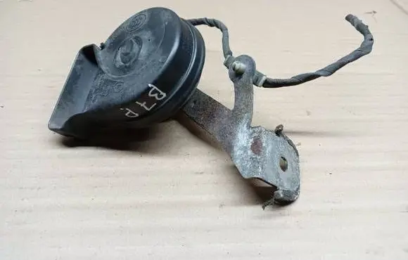Volkswagen PASSAT B7 Horn signal 7N0951221A 1920113