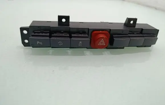 Opel Antara Hazard light switch 20785509