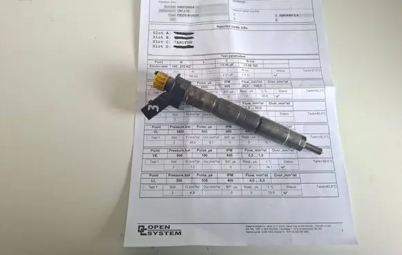BMW 5 F10 F11 Fuel injector 7805428 8SR5AWH 00694